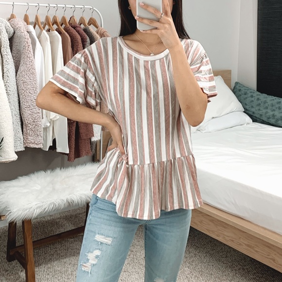 Felicias Tops - 🆕 Light Mauve Striped Ruffle Top